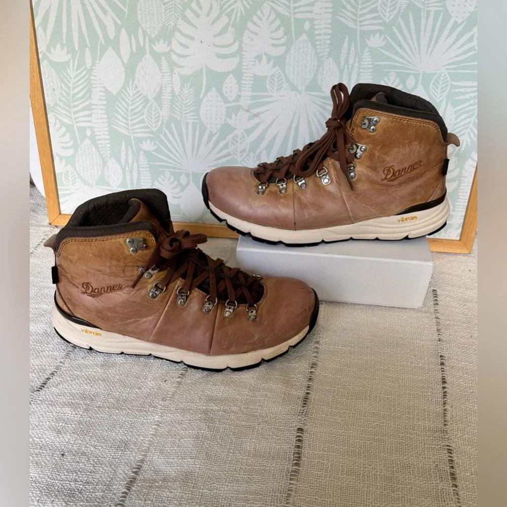 Danner Mountain 600 4.5 Leather Hiking Boots Faded Saddle Tan #62246 Size 10.5D
